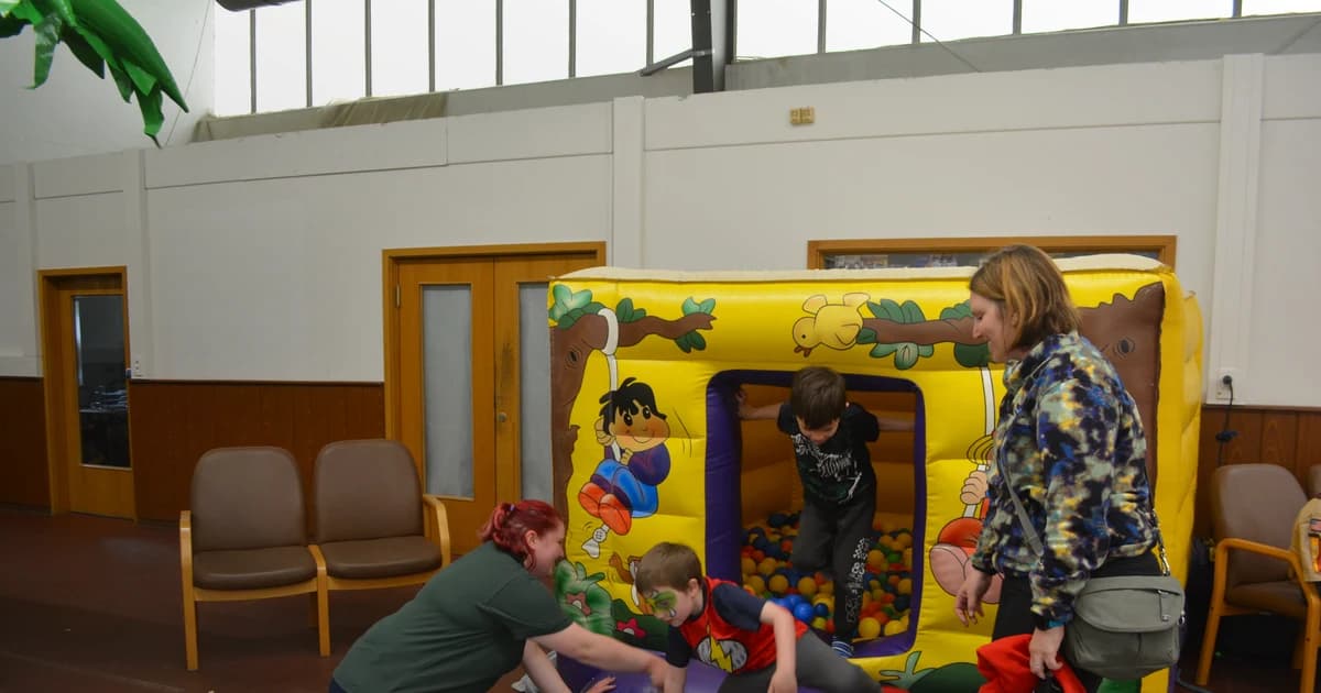 Bounce House Rental Guide: Sizes, Prices & Safety Tips